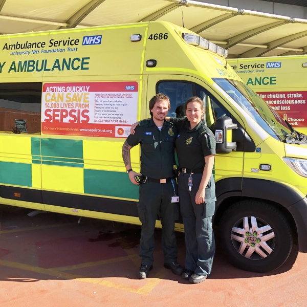 Paramedic Couple Win Rugby School Wedding Competition